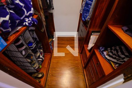 Apartamento à venda com 250m², 3 quartos e 4 vagasCloset