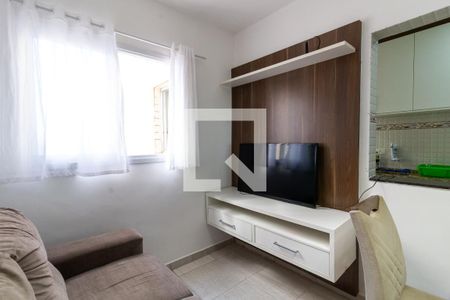 Detalhe da sala de apartamento para alugar com 1 quarto, 45m² em Vila Tupi, Praia Grande
