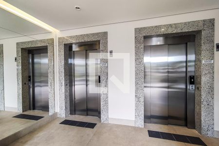 Apartamento à venda com 45m², 2 quartos e 1 vaga Apartamento à venda com 45m², 2 quartos e 1 vagaÁrea Comum - Hall Elevadores