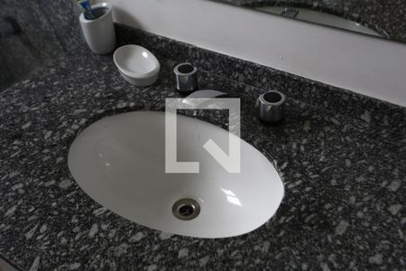 Apartamento à venda com 170m², 3 quartos e 3 vagasBanheiro da Suíte 2