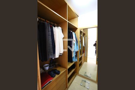 Apartamento à venda com 170m², 3 quartos e 3 vagasCloset da suíte 2