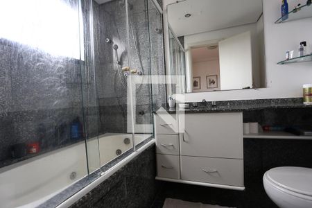 Apartamento à venda com 170m², 3 quartos e 3 vagasBanheiro da Suíte 2