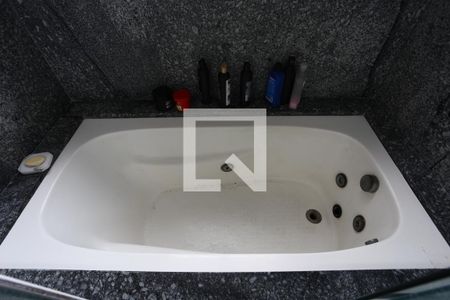 Apartamento à venda com 170m², 3 quartos e 3 vagasBanheiro da Suíte 2