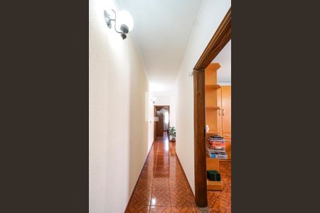 Casa à venda com 242m², 3 quartos e 6 vagasCorredor dos quartos