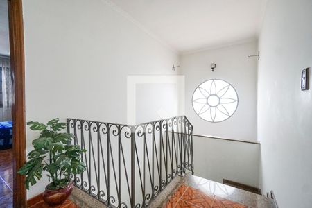 Casa à venda com 242m², 3 quartos e 6 vagasHall da escada
