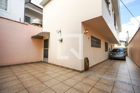 Casa à venda com 242m², 3 quartos e 6 vagasQuintal