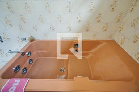 Casa à venda com 242m², 3 quartos e 6 vagasBanheira