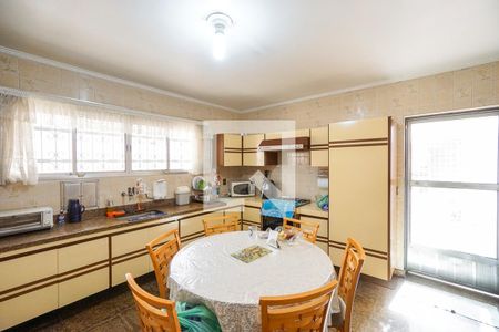 Casa à venda com 242m², 3 quartos e 6 vagasCozinha