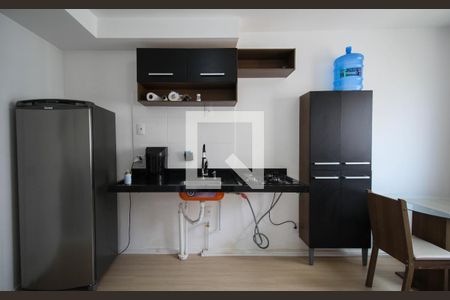 Sala/cozinha de kitnet/studio à venda com 1 quarto, 24m² em Paraíso do Morumbi, São Paulo