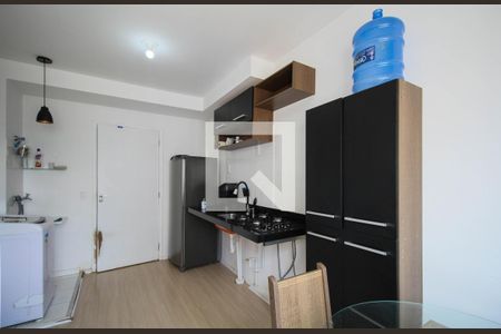 Sala/cozinha de kitnet/studio à venda com 1 quarto, 24m² em Paraíso do Morumbi, São Paulo