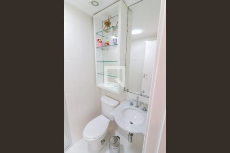 Apartamento à venda com 67m², 3 quartos e 1 vaga Apartamento à venda com 67m², 3 quartos e 1 vagaBanheiro Social