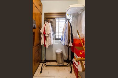 Casa à venda com 300m², 3 quartos e 2 vagasQuarto de serviço