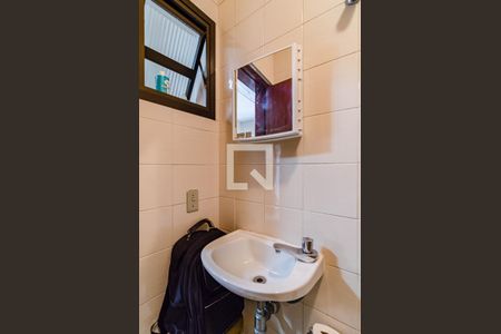 Casa à venda com 300m², 3 quartos e 2 vagasBanheiro de serviço