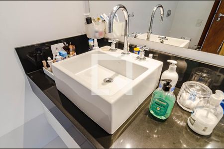 Casa à venda com 300m², 3 quartos e 2 vagasBanheiro da suíte 3