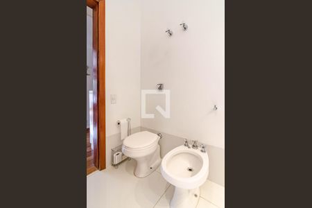 Casa à venda com 300m², 3 quartos e 2 vagasBanheiro da suíte 3