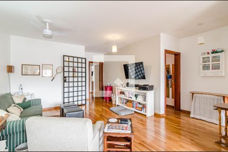 Casa à venda com 300m², 3 quartos e 2 vagasSala andar superior