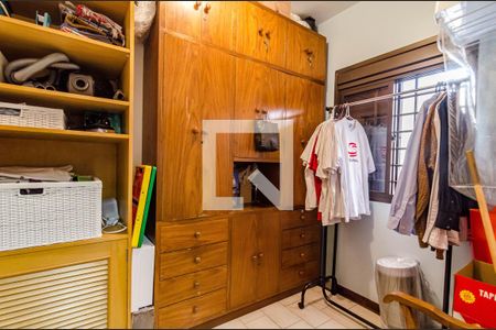 Casa à venda com 300m², 3 quartos e 2 vagasQuarto de serviço