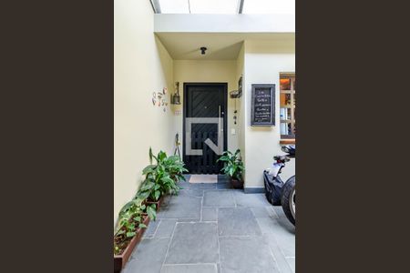 Casa à venda com 300m², 3 quartos e 2 vagasEntrada