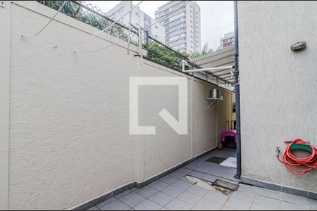 Casa à venda com 300m², 3 quartos e 2 vagasQuintal