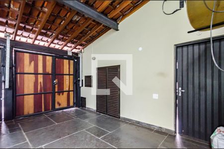Casa à venda com 300m², 3 quartos e 2 vagasGaragem