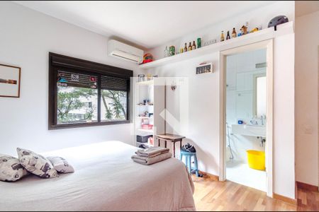 Casa à venda com 300m², 3 quartos e 2 vagasSuíte 2