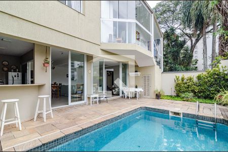 Casa à venda com 300m², 3 quartos e 2 vagasPiscina