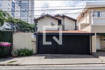 Casa à venda com 300m², 3 quartos e 2 vagasFachada