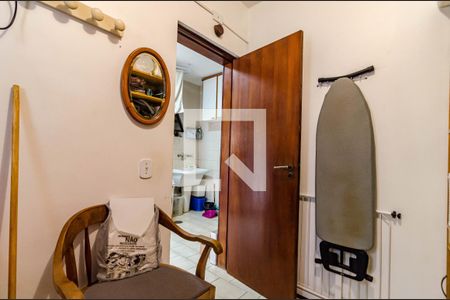 Casa à venda com 300m², 3 quartos e 2 vagasQuarto de serviço