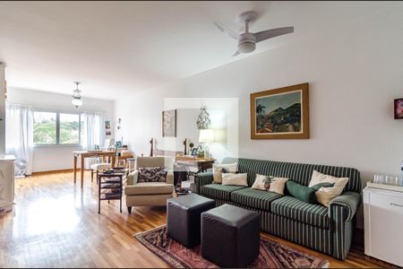 Casa à venda com 300m², 3 quartos e 2 vagasSala andar superior