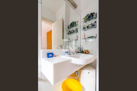 Casa à venda com 300m², 3 quartos e 2 vagasBanheiro da suíte 2