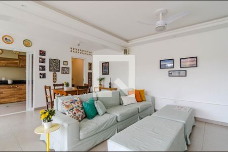 Casa à venda com 300m², 3 quartos e 2 vagasSalão de festas