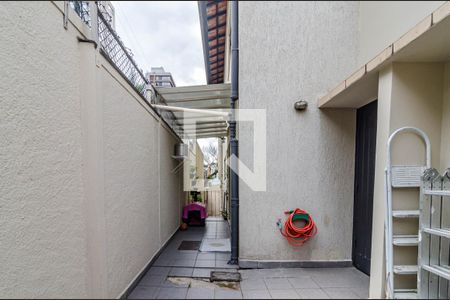 Casa à venda com 300m², 3 quartos e 2 vagasQuintal