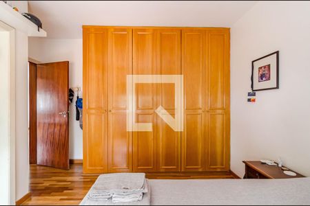 Casa à venda com 300m², 3 quartos e 2 vagasSuíte 2