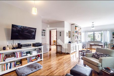 Casa à venda com 300m², 3 quartos e 2 vagasSala andar superior