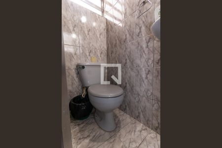 Casa para alugar com 64m², 2 quartos e sem vagaBanheiro da Suíte