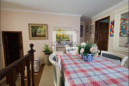 Casa à venda com 104m², 3 quartos e 2 vagas Casa à venda com 104m², 3 quartos e 2 vagasSala de jantar