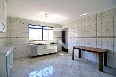 Casa à venda com 320m², 5 quartos e 10 vagasCozinha