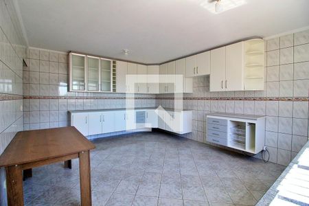 Casa à venda com 320m², 5 quartos e 10 vagasCozinha