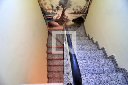 Casa à venda com 320m², 5 quartos e 10 vagasEscada
