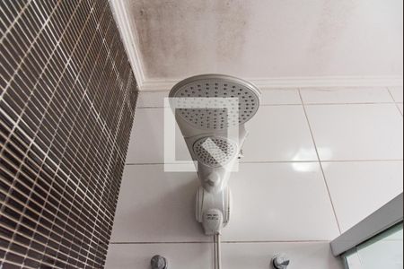 Casa à venda com 114m², 3 quartos e 2 vagasChuveiro