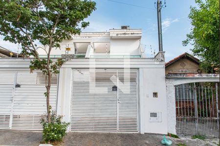 Casa à venda com 114m², 3 quartos e 2 vagasFachada