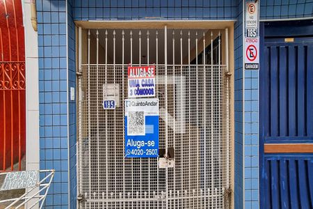 Casa para alugar com 55m², 1 quarto e sem vagaFachada com Plaquinha