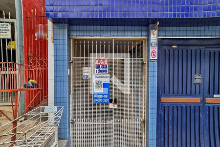 Casa para alugar com 55m², 1 quarto e sem vagaFachada com Plaquinha