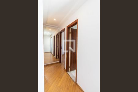 Corredor de apartamento para alugar com 2 quartos, 50m² em Vila Londrina, São Paulo