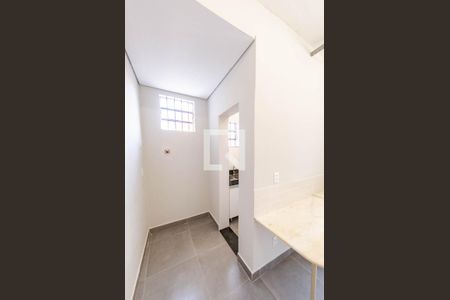 Entrada de kitnet/studio para alugar com 1 quarto, 25m² em Caiçaras, Belo Horizonte