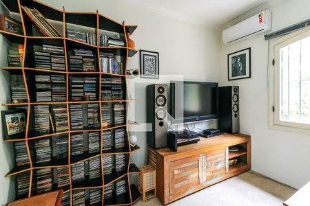 Casa à venda com 470m², 4 quartos e 2 vagas Casa à venda com 470m², 4 quartos e 2 vagasSuíte 1