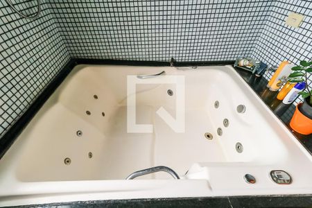 Casa à venda com 470m², 4 quartos e 2 vagas Casa à venda com 470m², 4 quartos e 2 vagasBanheiro Suíte 4