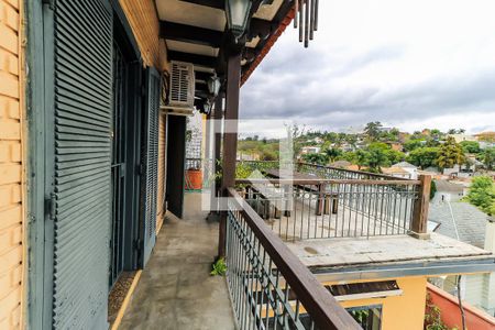 Casa à venda com 470m², 4 quartos e 2 vagas Casa à venda com 470m², 4 quartos e 2 vagasTerraço Suíte 4 e 2