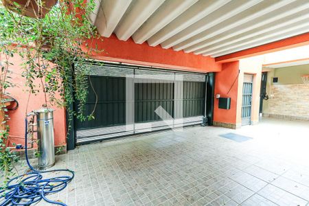 Casa à venda com 470m², 4 quartos e 2 vagas Casa à venda com 470m², 4 quartos e 2 vagasGaragem