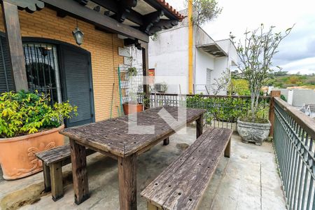 Casa à venda com 470m², 4 quartos e 2 vagas Casa à venda com 470m², 4 quartos e 2 vagasTerraço Suíte 4 e 2